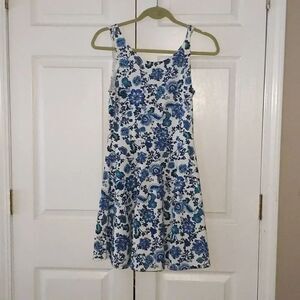 Divided blue and white floral print dress Sz 8